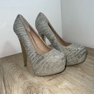 Steve Madden "Dyvinal" Platform Rhinestone Heels size 7.5